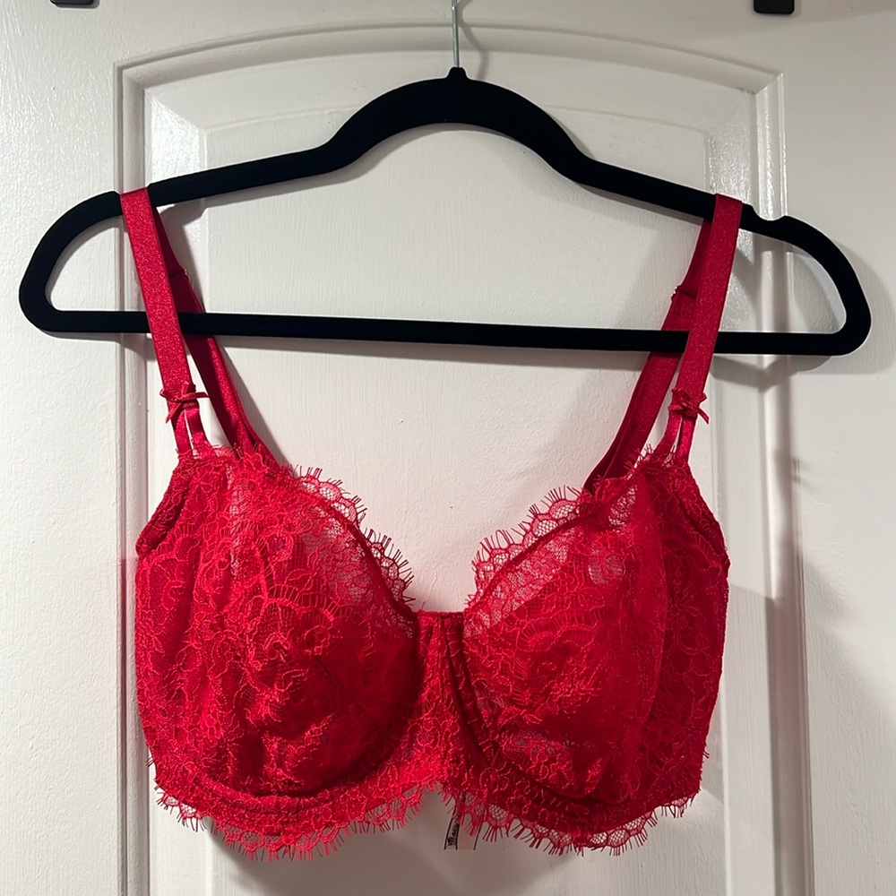 Red lack Victorias Secret bra 34 DDD